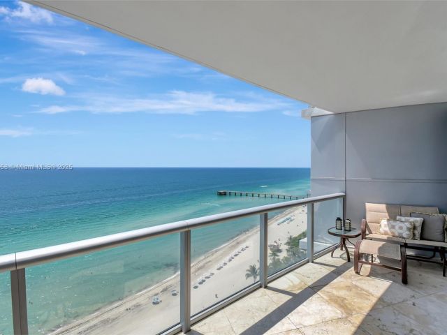 Apartment for sale  Unit #2006 - photo 6198938