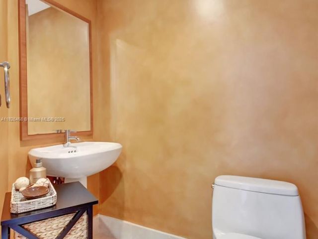 Apartment for sale  Unit #2006 - photo 6198942