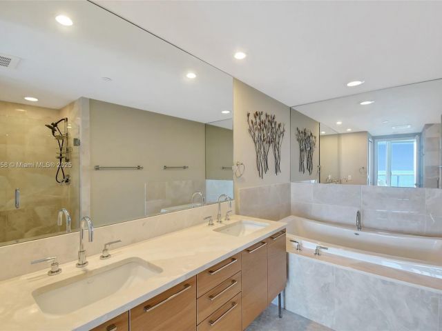 Apartment for sale  Unit #2006 - photo 6198945