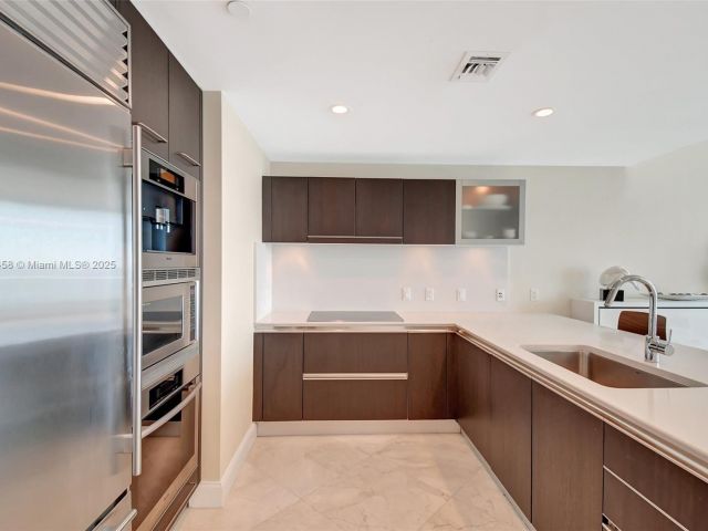 Apartment for sale  Unit #2006 - photo 6198951