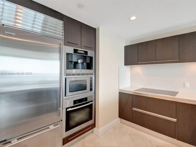 Apartment for sale  Unit #2006 - photo 6198954