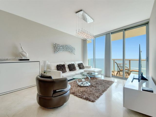 Apartment for sale  Unit #2006 - photo 6198957