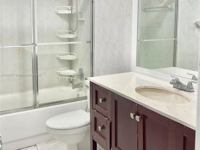 Apartment for rent  Unit #523 - photo 6199265