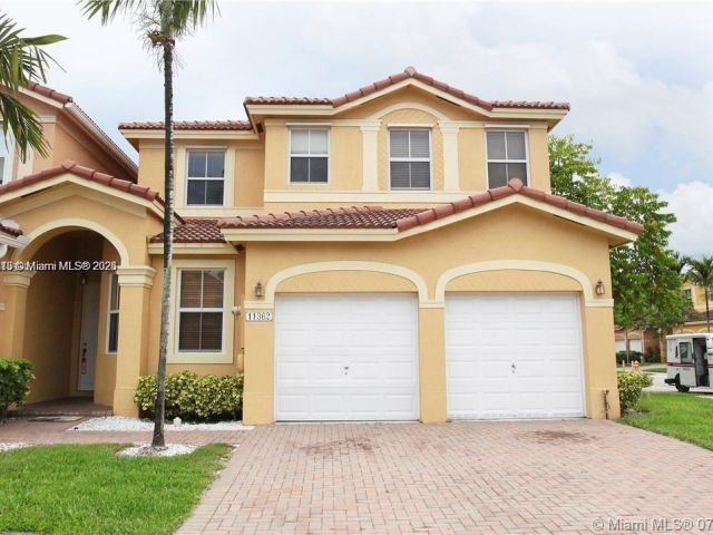 Home for rent at 11362 SW 137th Pl 11362 - photo 6197495