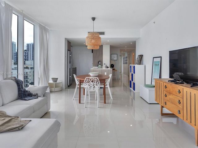 Apartment for sale  Unit #1105 - photo 6206115