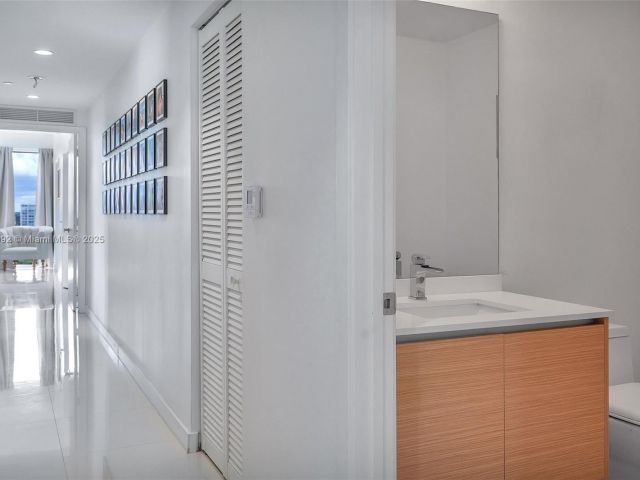 Apartment for sale  Unit #1105 - photo 6206122