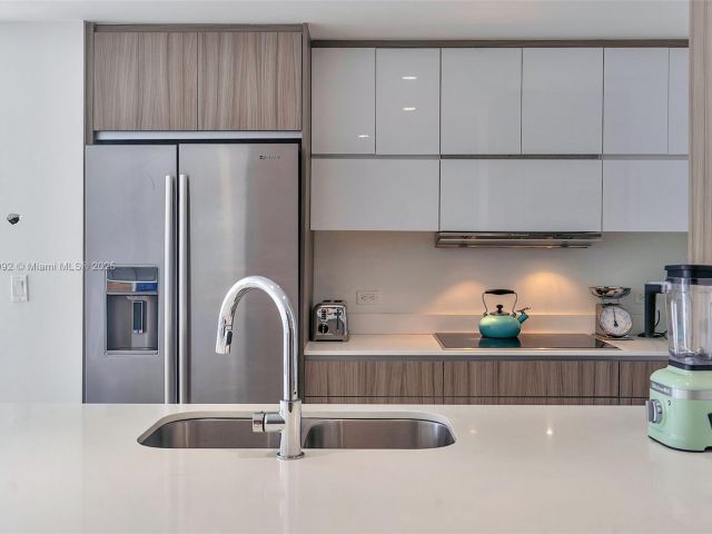 Apartment for sale  Unit #1105 - photo 6206125