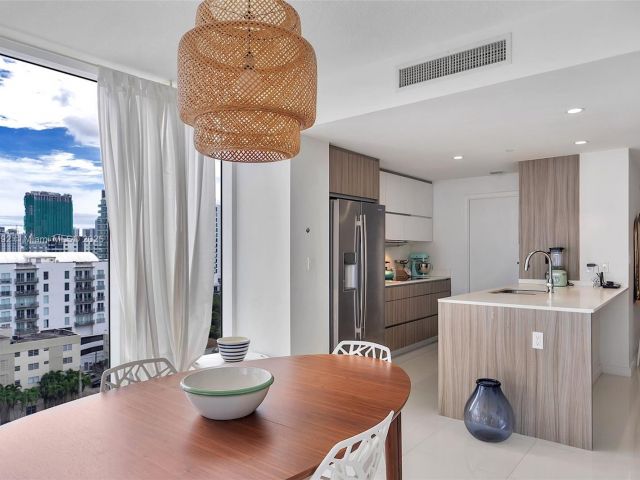 Apartment for sale  Unit #1105 - photo 6206127