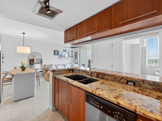 Apartment for sale  Unit #1601S - photo 6199038