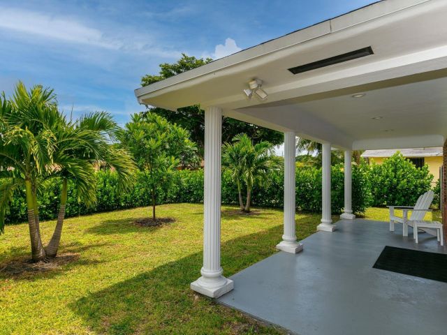 Home for sale at 825 NE 10th Avenue - photo 6198724