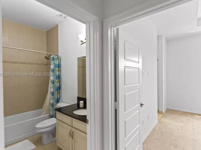 3-bedroom home for sale in Miami - 878 NE 191st St - MondialRealty