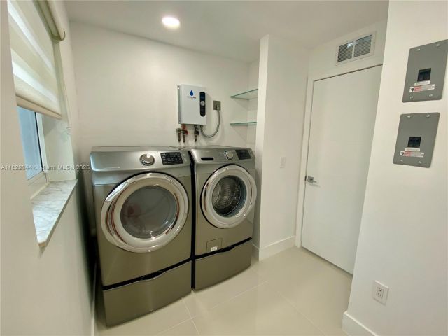 Home for sale at 1321 Garfield St - photo 6196345