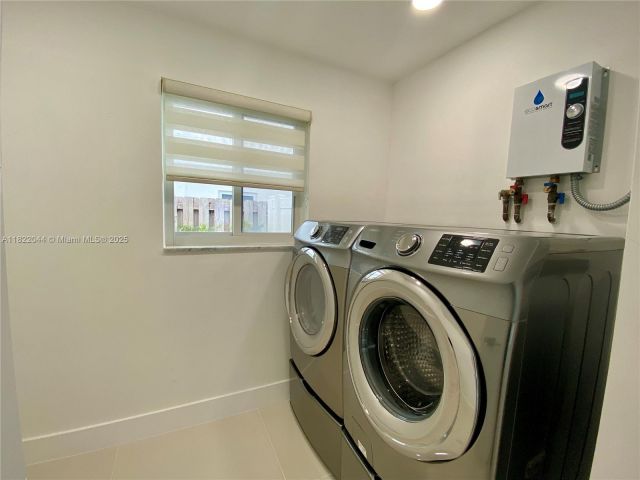 Home for sale at 1321 Garfield St - photo 6196346