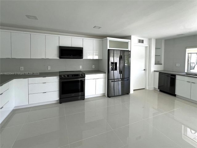 Home for sale at 1321 Garfield St - photo 6196348