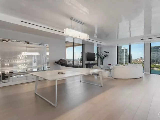 7-bedroom condo for sale in Fisher Island - 6893 Fisher Island Dr LPH 6893 - MondialRealty