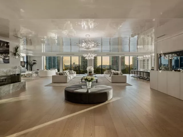 7-bedroom condo for sale in Fisher Island - 6893 Fisher Island Dr LPH 6893 - MondialRealty