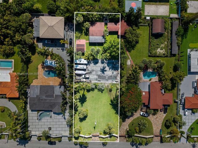 Home for sale at 310 NW 130th Ave - photo 6198279