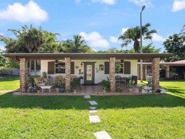 Home for sale at 310 NW 130th Ave - photo 6198294