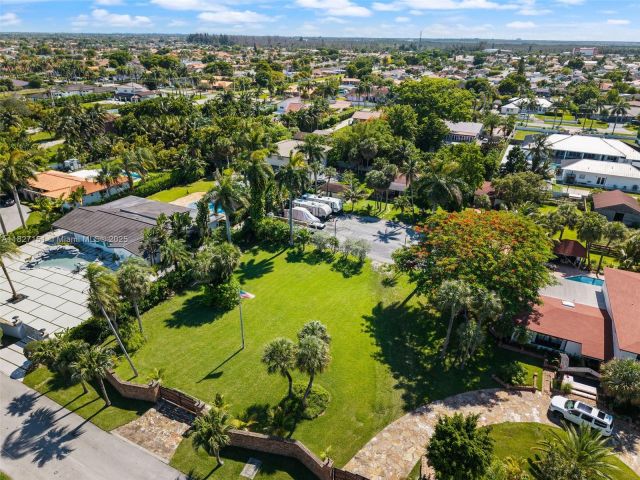 Home for sale at 310 NW 130th Ave - photo 6198295