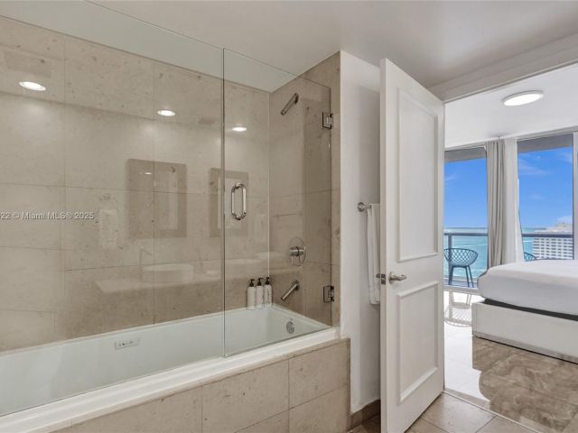 Apartment for sale  Unit #2009 - photo 6199813