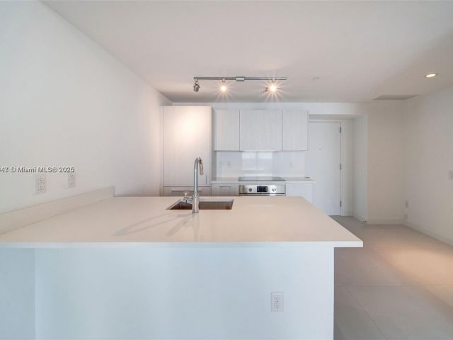 Apartment for sale  Unit #2005 - photo 6198559