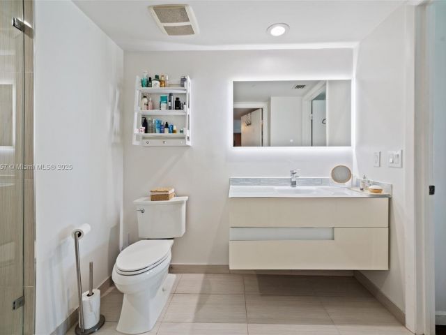 Apartment for sale  Unit #3605 - photo 6203348