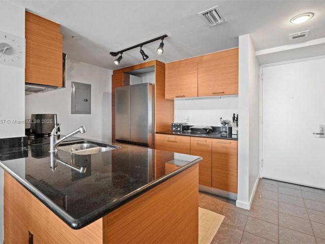 Apartment for sale  Unit #3605 - photo 6203358