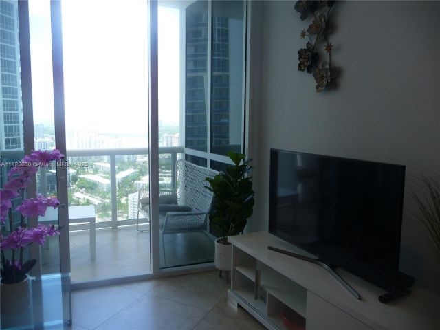 Apartment for sale  Unit #4705 - photo 6201038