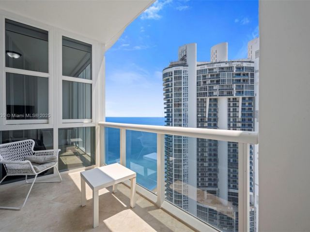 Apartment for sale  Unit #4705 - photo 6464553