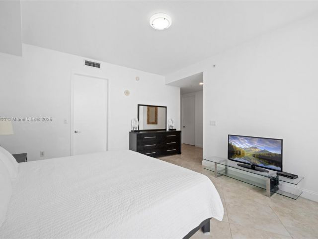 Apartment for sale  Unit #4705 - photo 6464554