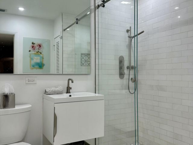 Home for rent at 212 Kings Lynn - photo 6252806