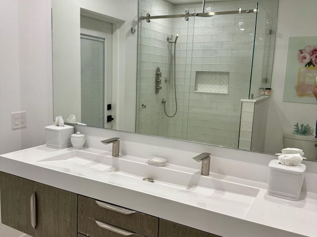 Home for rent at 212 Kings Lynn - photo 6252808