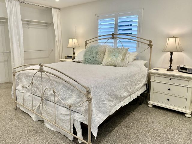 Home for rent at 212 Kings Lynn - photo 6252809