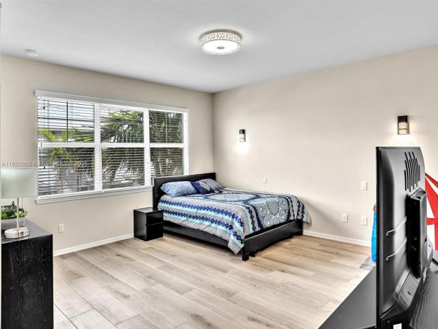 Home for sale at 3976 Poinciana Ln - photo 6199566