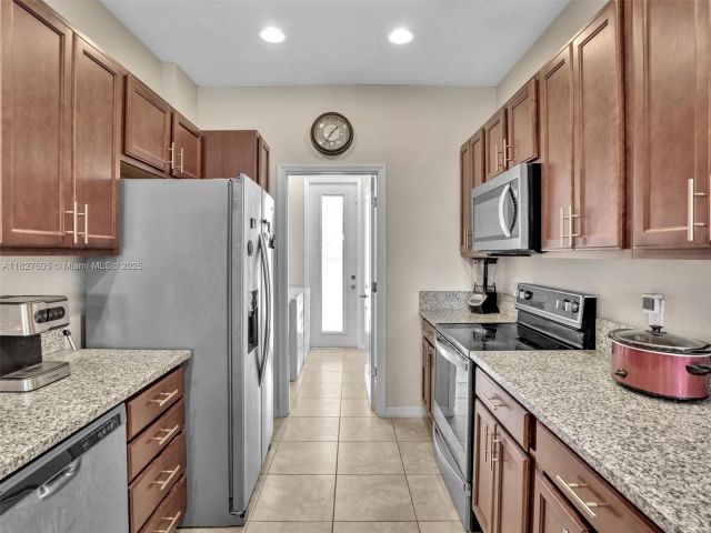 Home for sale at 3976 Poinciana Ln - photo 6199573