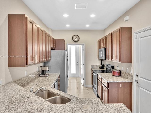 Home for sale at 3976 Poinciana Ln - photo 6199574