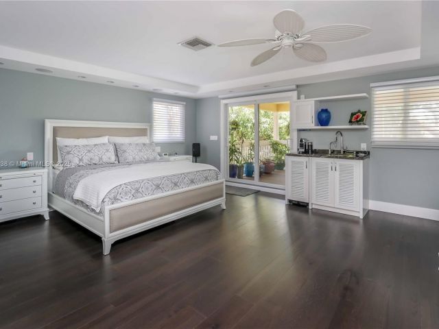 Home for rent at 1108 Washington St - photo 6201256