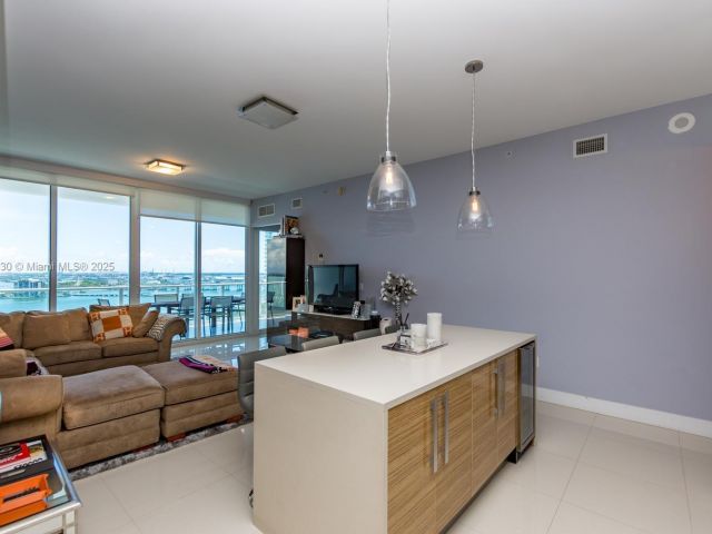 Apartment for sale  Unit #2005 - photo 6208398