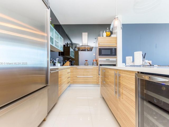 Apartment for sale  Unit #2005 - photo 6208400