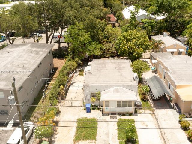 Home for sale at 36 NW 32nd St - photo 6200902