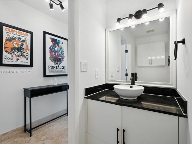 Apartment for sale  Unit #4021 - photo 6203749