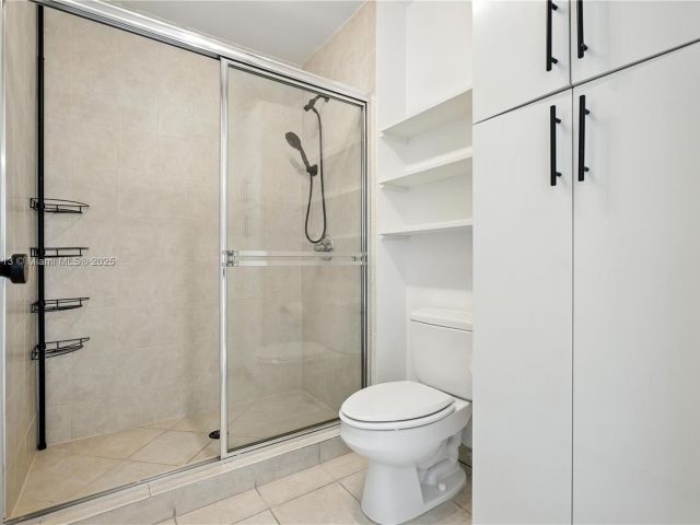 Apartment for sale  Unit #4021 - photo 6203756