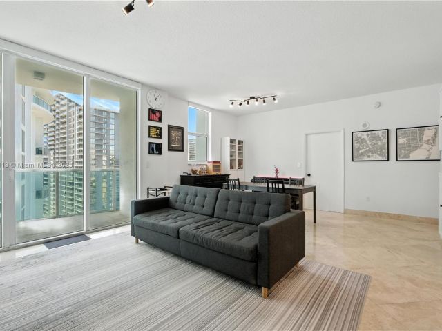 Apartment for sale  Unit #4021 - photo 6203760