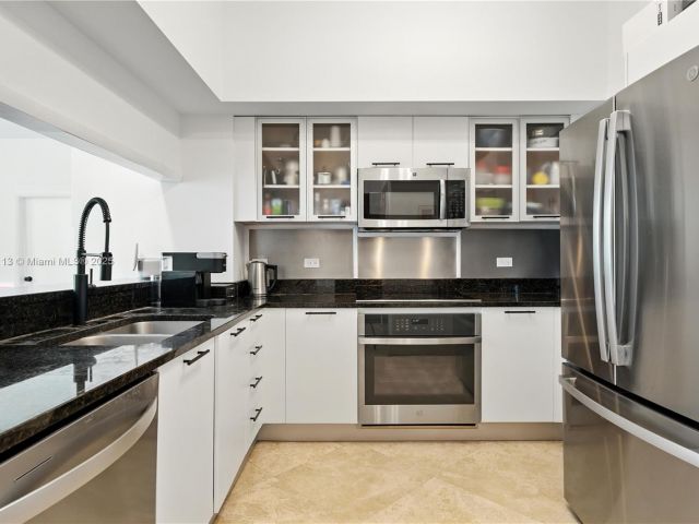 Apartment for sale  Unit #4021 - photo 6203762