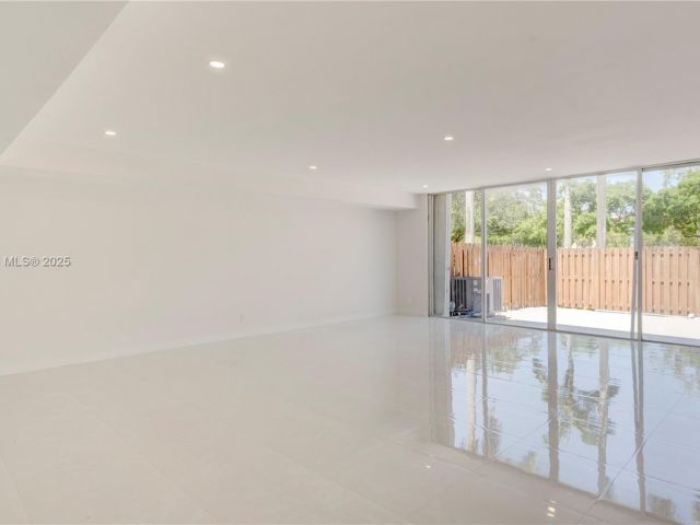 Home for sale at 933 NE 24th Ave 169 - photo 6201916