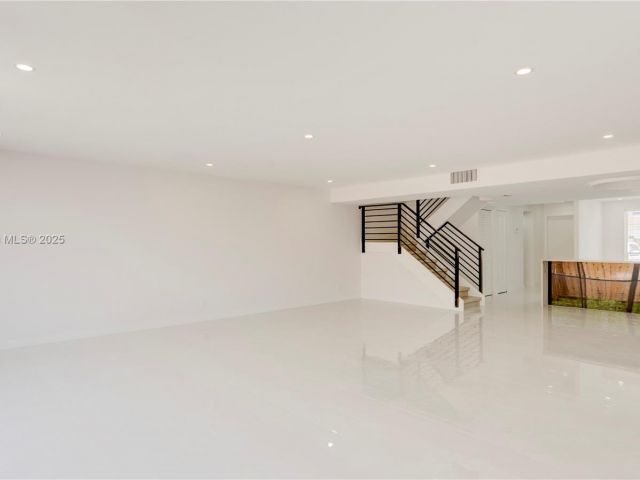 Home for sale at 933 NE 24th Ave 169 - photo 6201919