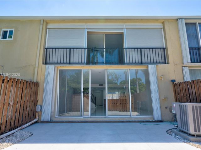 Home for sale at 933 NE 24th Ave 169 - photo 6201922