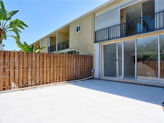 Home for sale at 933 NE 24th Ave 169 - photo 6201923