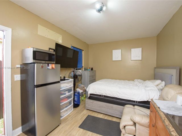 Home for sale at 916 NW 3rd Ave - photo 6208279