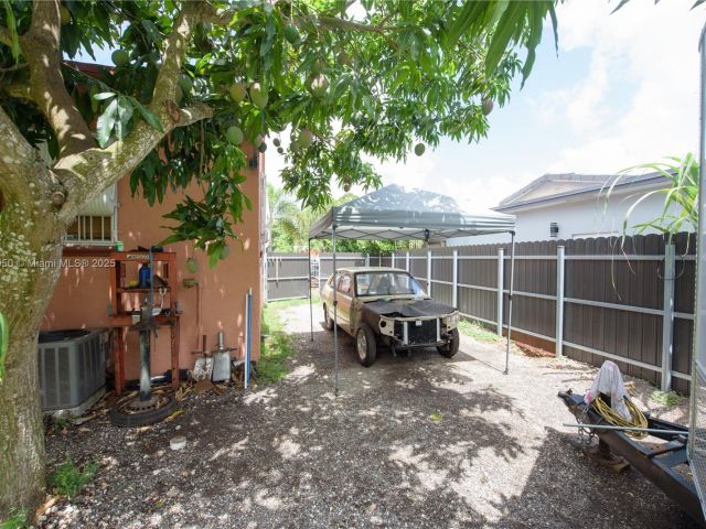 Home for sale at 916 NW 3rd Ave - photo 6208281